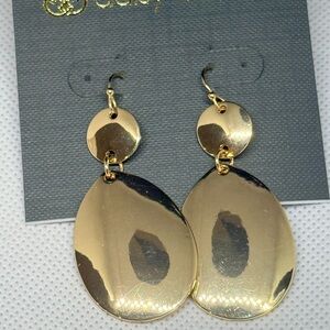 Daisy Fuentes Gold Oval Earrings